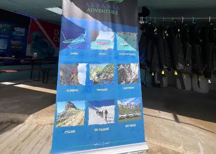 Leas Santorini, Hébergement de vacances