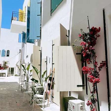 別荘 Leas Santorini, Dhërmi